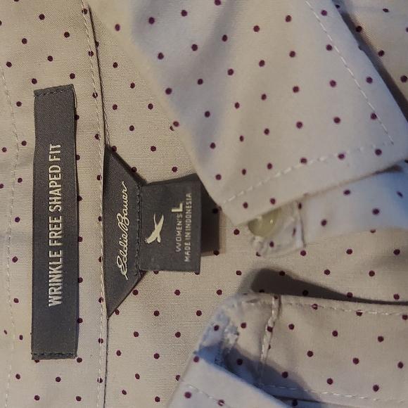 Ladies gray button down wrinkle free shaped fit - Picture 2 of 6